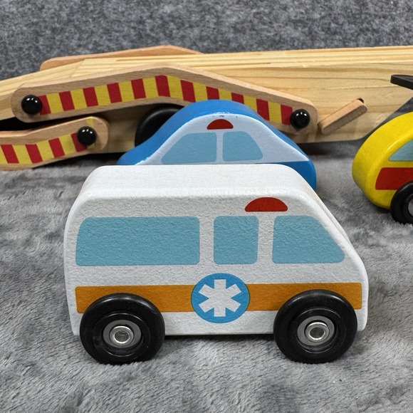 Melissa And Doug Wooden Emergency Vehicle Carrier Truck + 4 Emergency Vehicles - Picture 4 of 16